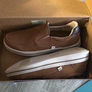New in box mens slip on boat shoes